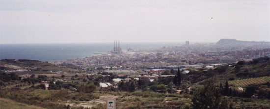 Une vue panoramique de Badalona (on voit une usine!)