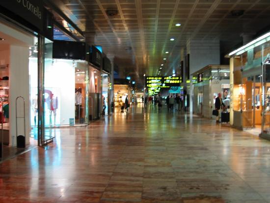 J'avais jamais vu l'aéroport aussi désert... 6h du mat' :-)