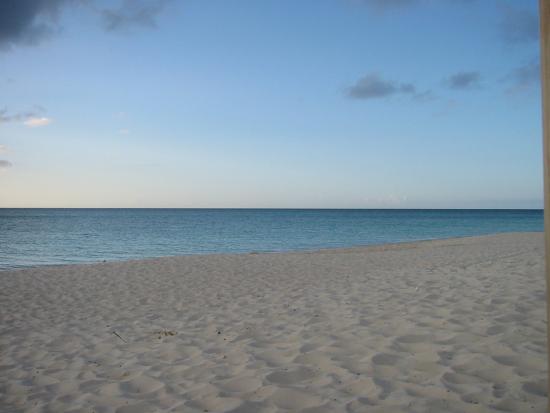 La plage vue depuis ma chaise longue!