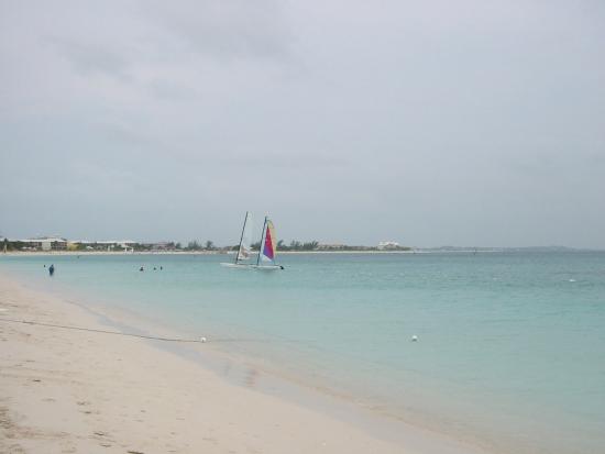 Vue de la plage depuis le Club Med 2km plus loin