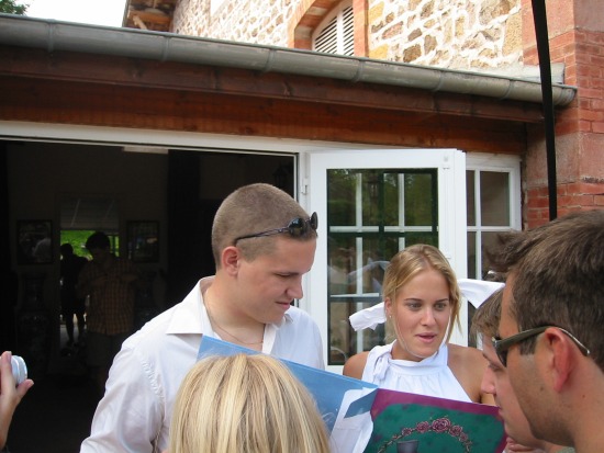 Julien & Noëlle reading some friends' notes (a bit surprised!)