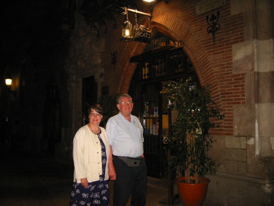 My mum and her friend in front of the '4 Gats' where we ate