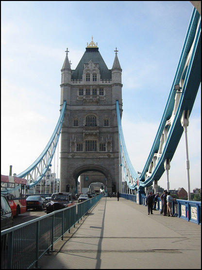 Tower bridge, it's really beautiful!