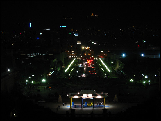 The Placa Espanya at night