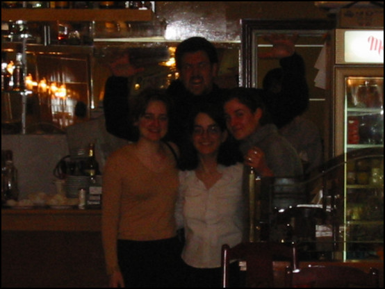 Vinç, el malo, con Ana, Aida y Berta