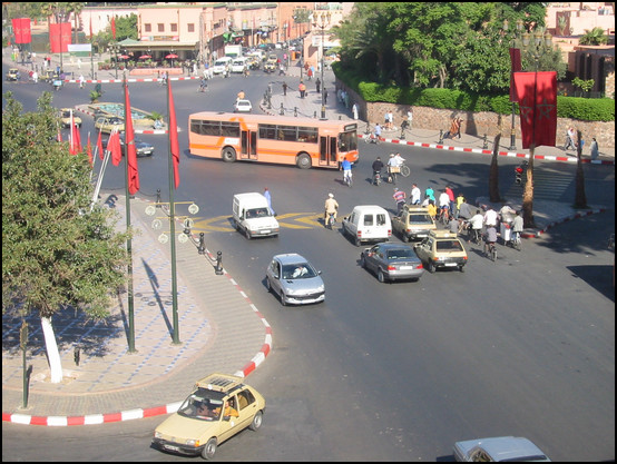Vue typique du centre ville de Marrakech