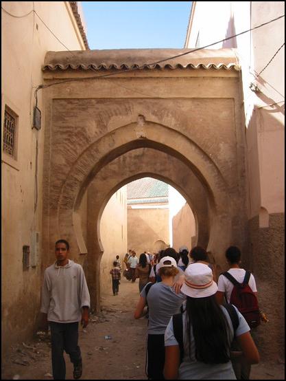 Une belle arche dans le centre de Marrakech