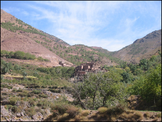 Un petit village berbère dans la vallée