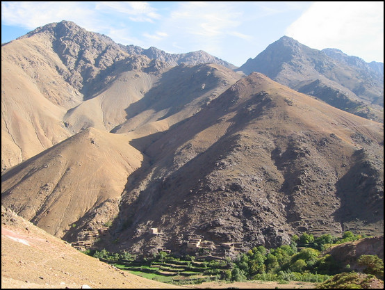 Paysage, la vallée vue de la route du col