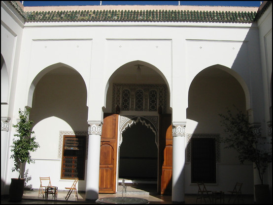 Une cour intérieur