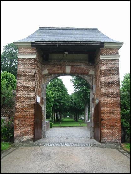 L'entrée de château de Laare